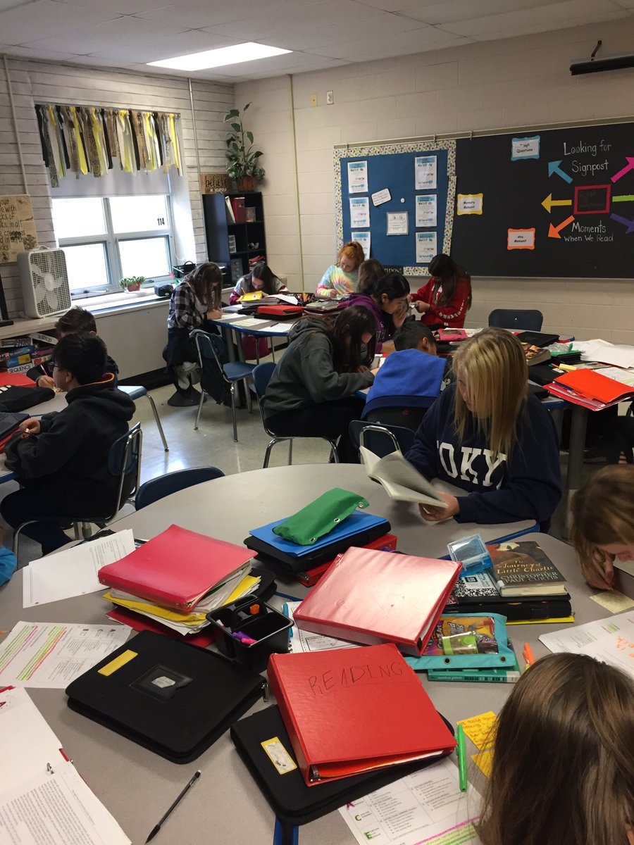 RHSwildreader's tweet photo. Great thinking and jotting by Mrs. Vernon’s 7th period 6th graders in today’s session.  Analyzing the ways setting influences characters.  ⁦@riversidelms67⁩ https://t.co/jejJfXihxo