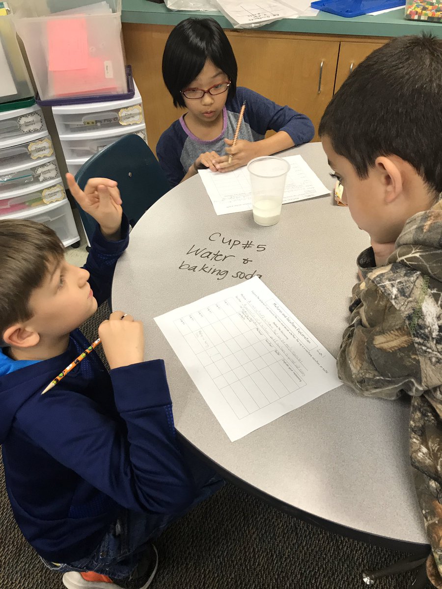 PhillipsFourth's tweet photo. Mixture or Solution? These scientists are on it! #beverlylearns @StrongBobcats https://t.co/ZC0tr2mCUX