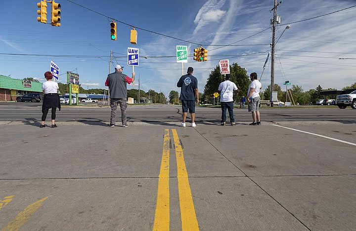 From Labor Notes: All General Motors Needs to Close an Auto Plant Is a Thesaurus dlvr.it/RHhgXg