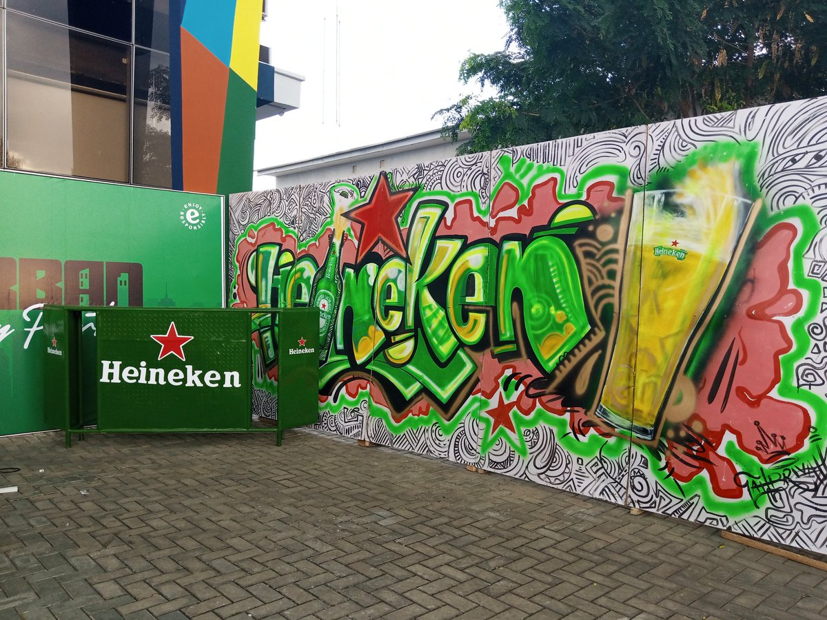 Always Ready to do this anytime and anywhere.
#heineken #heinekennigeria #heinekenusa #heinekenexperience 
#sabigrooveevents
#streetart #murals #graffiti_art #graff #graffiti #art #illustration #draw #picture #photography #artist #beautiful #gallery #masterpiece #creative