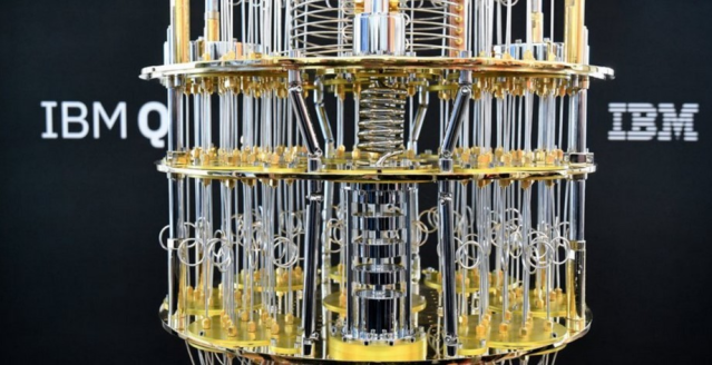 Une production industrielle programmée avec le quantique sera plus sûre, plus rapide, et de meilleure qualité. Découvrez des cas d'usage de l'informatique #quantique pour l'industrie. Article de Guillaume Ferrand <a href="/IBM_France/">IBM France</a>. linkedin.com/pulse/les-cas-…