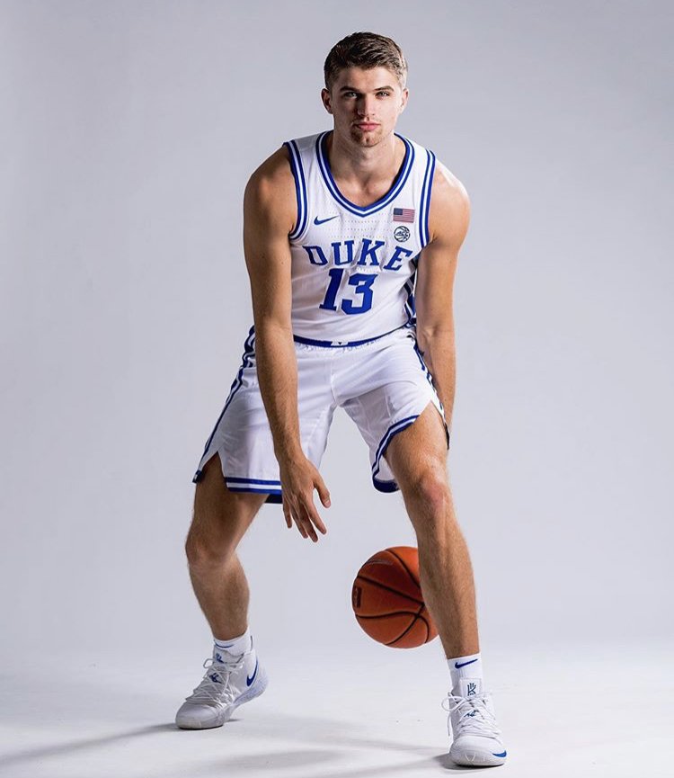HoopsShowdown's tweet photo. A few former #HSDAlumni suiting up tonight for their college teams
Anthony Nelson - Seton Hall
Zach Freemantle - Xavier
Nick Richards - Kentucky
And #NextUp contributor
Joey Baker - Duke https://t.co/N0hM0hrNEP