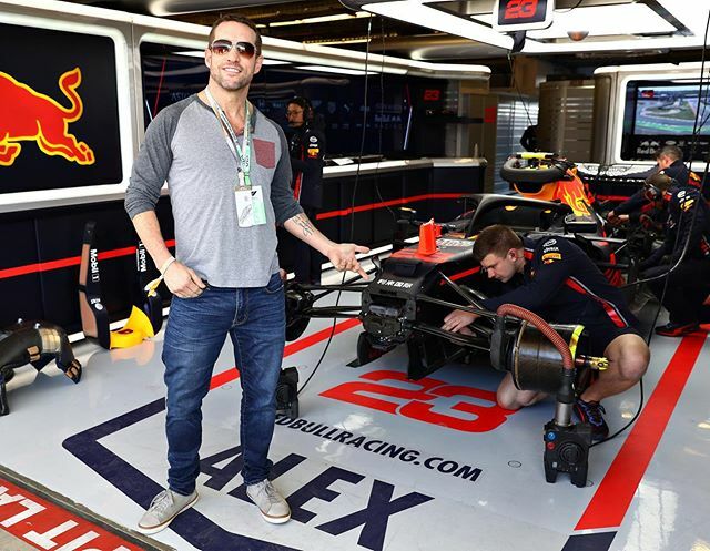 So very nice of @Alex_Albon to let me use his parking spot in the <a href="/redbullracing/">Oracle Red Bull Racing</a> paddocks at Circuit of the Americas on Saturday while some guys worked on my car. Got it ready just in time for the #UnitedStatesGrandPrix. #F1Fun #F1 #f1n ift.tt/2qrXZDy