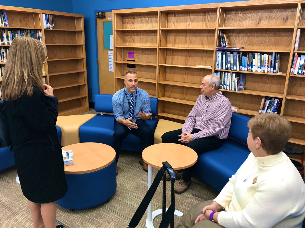 frank_lukasik's tweet image. An amazing day with @FletcherRalph, filled with engaging conversations focused on the workshop model, writing process and mentor texts to live full writerly life! So thankful to have this opportunity to work alongside my writing colleagues! #EMWrites #time2write  @emeadowschools