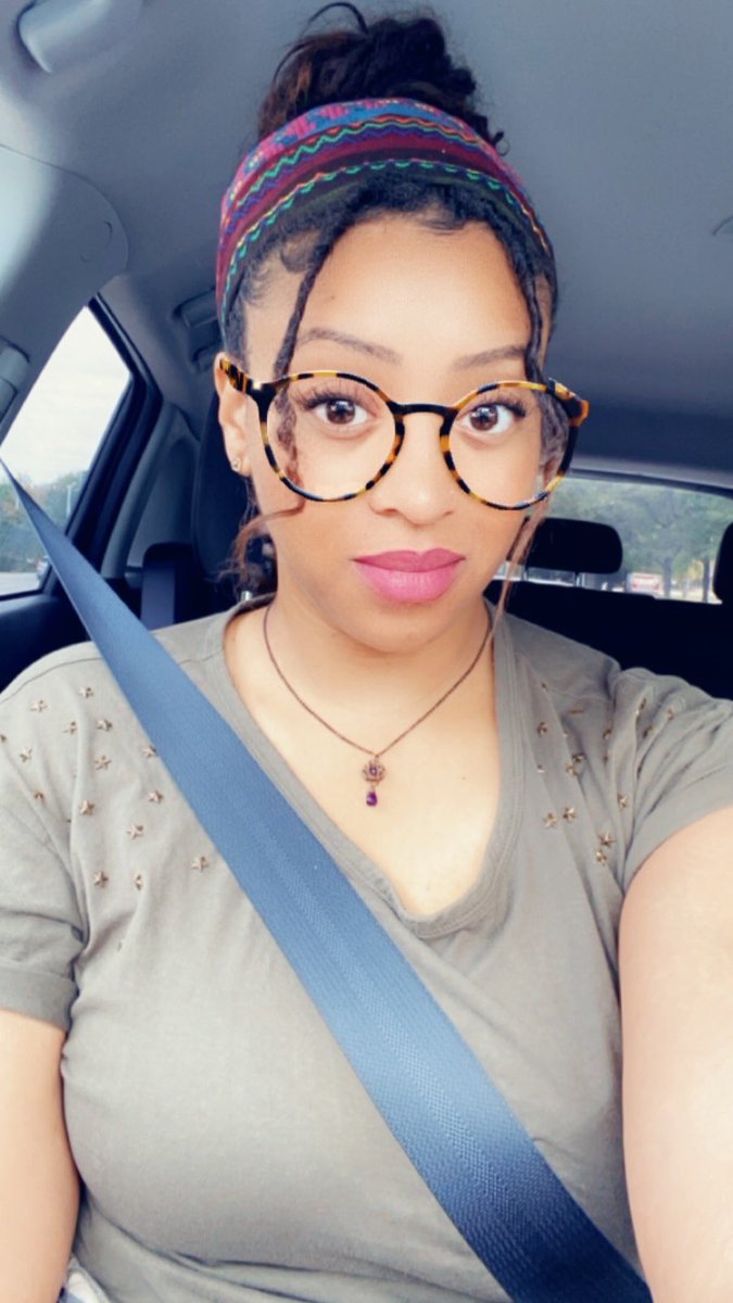Chabooboo3's tweet image. Locs are a month dirty and in serious need of a retwist but still in love with them, nevertheless . #starterlocs #month3 #locdandloaded #lovelyladylocs
