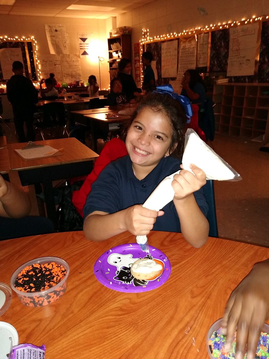 Mrs. Rickert's class chose to decorate cookies for their Pride Buck reward. Keep showing Price Pride! <a href="/PriceOwls/">Price Elementary</a>