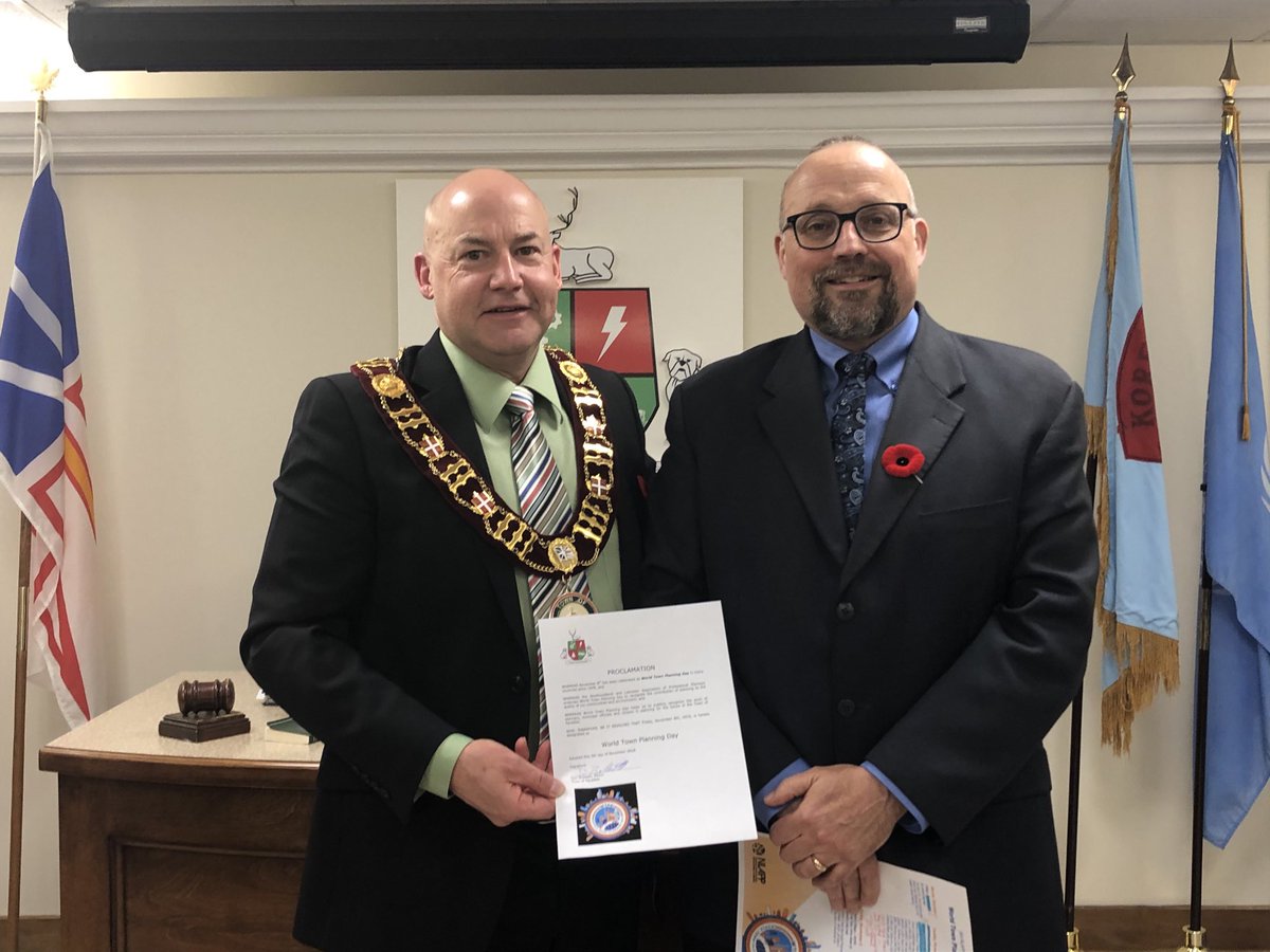 townofparadise's tweet image. In recognition of World Planning Day on Nov 8, Mayor ⁦⁦@DanBobbett⁩ signed a proclamation at the Town Council meeting this evening #WTPD2019  ⁦@MunicipalNL⁩ ⁦@NL_Planners⁩