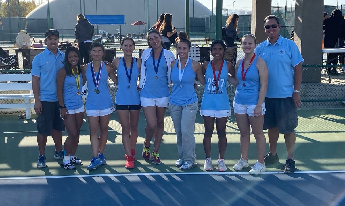 It was a great day at Diamond Hills for HHS tennis! Soph Erin Crane won the BVAL singles title with a 7-5, 2-6, 6-0 win over 3-time defending champion Alexis Matabuena, while Alyssa Duran and Sofia Sormani captured the BVAL doubles title. Next stop: NCS playoffs! Go Patriots!