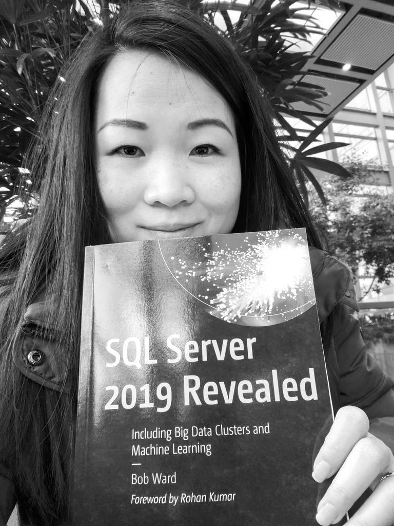 MsSQLGirl's tweet image. Got my copy of @bobwardms 's #SQLServer2019 book! It is a very thoughtful swag. Thank you #PASSSummit