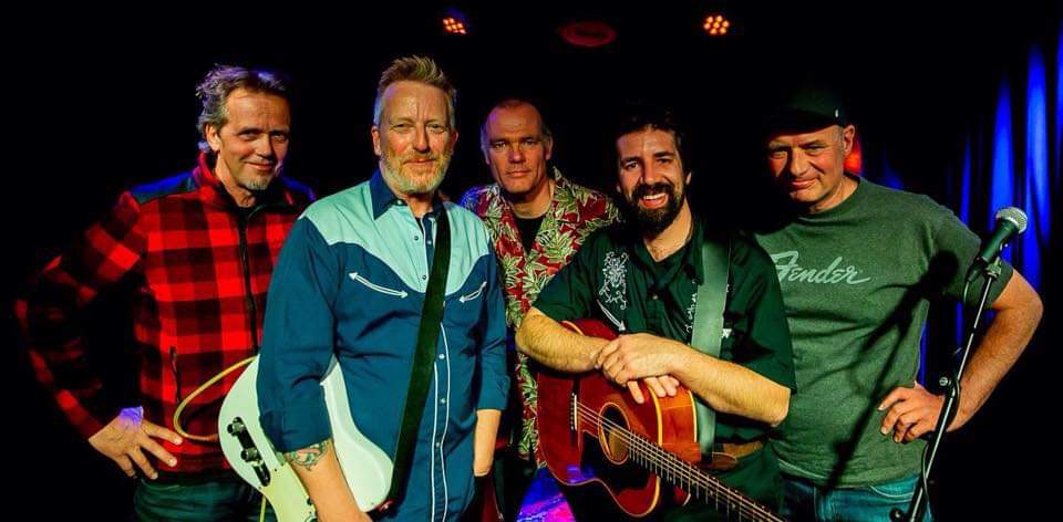 bluescafeapld's tweet photo. HET BLUESCAFE APELDOORN (OFFICIAL)  Vrijdag 8 november HONKEY TONK MEN https://t.co/grhkrDCM8i  Hou je van hamburgers, highways, truckstops, twanging Telecasters and crying steel guitars? Hey, wij ook!
Howdy! Wij zijn Honky Tonk Men. Vijf muzikanten met verschillende roots. https://t.co/KR4WG0LhN9