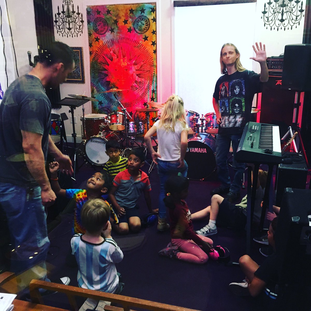 SORSanRamon's tweet image. Some focused learning going on in Rookies right now with awesome instructors Brian and Ian!
🎶🎸🎶🎹🎶🎤🎶🥁🎶
#rookies #sorsanramon #musicallearning #lilguys