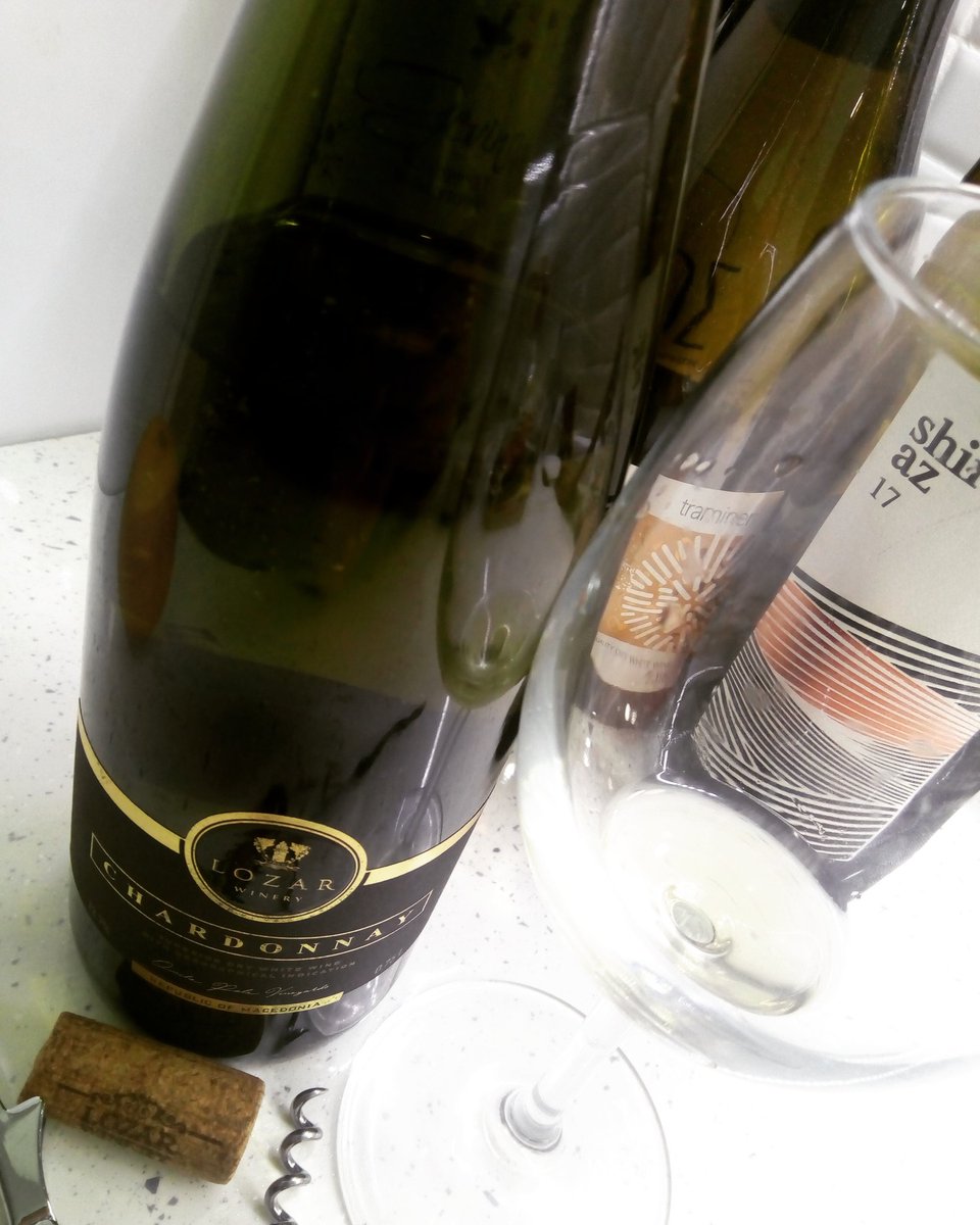 toni_dimitroff's tweet photo. #todayswine #Chardonnay #Lozar #winery #wine🍷#vintage #2016 #drywhitewine #whitewine #Veles #wineregion #Macedonia #macedonianwine
#winetasting #winelovers #wines #wine #winesofinstagram #winestagram https://t.co/rXFssGaWgS