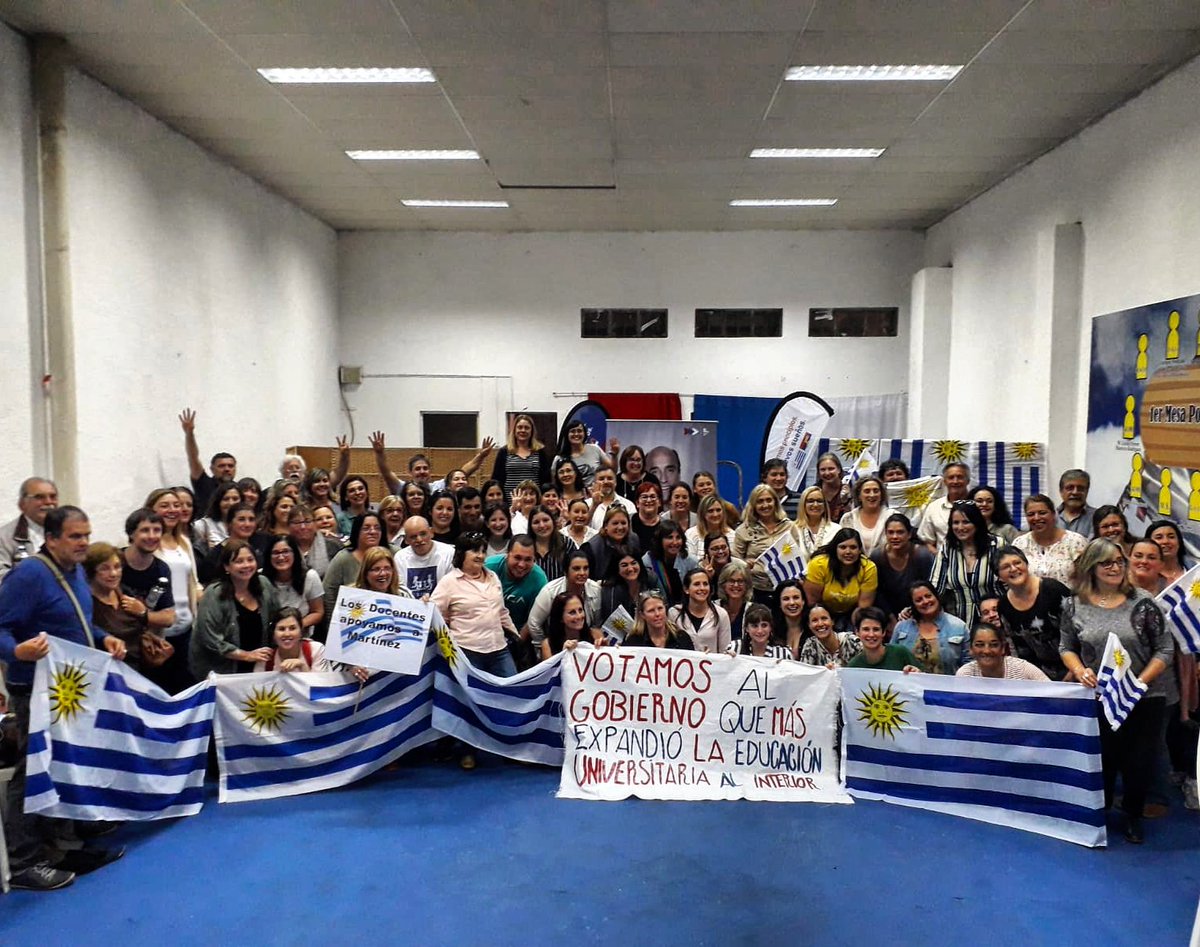 📚 Trabajadoras y trabajadores de la educación organizados y unidos por la mejor educación para nuestro país 🇺🇾 

La educación del pueblo se defiende! ✊

#MartínezPresidente