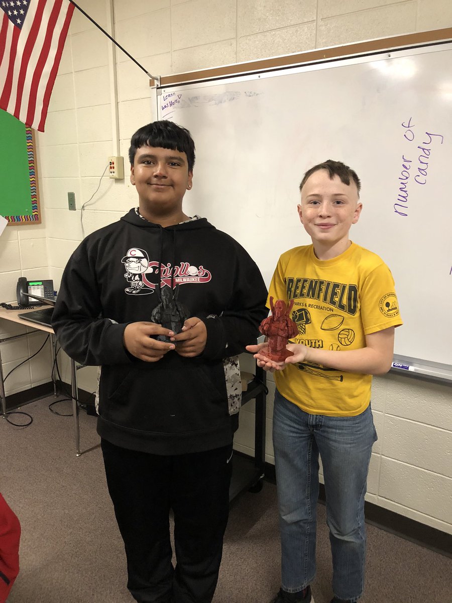 3D printed models for student prizes! Thanks again to Josh and Patrick from @GEHealthcare who shared their expertise with us today @FLWWILDCATS #wawmproud @GEVolunteersMKE