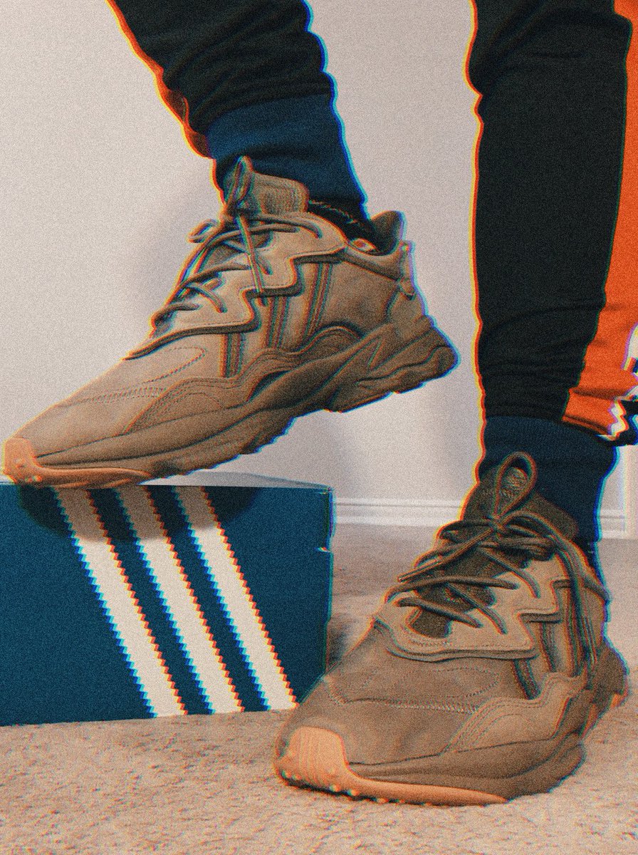 jimaggobang's tweet photo. These shoes take late-'90s and early-'00s style in a new direction, fusing retro elements with futuristic design lines. @adidasoriginals @adidas #adidas #adidasozweego #ozweego #tracecargo #cargonight #rawkhaki #kotd #howiwearmykicks #championpants #Sneakers #whatisee https://t.co/rJjIdVaLjR