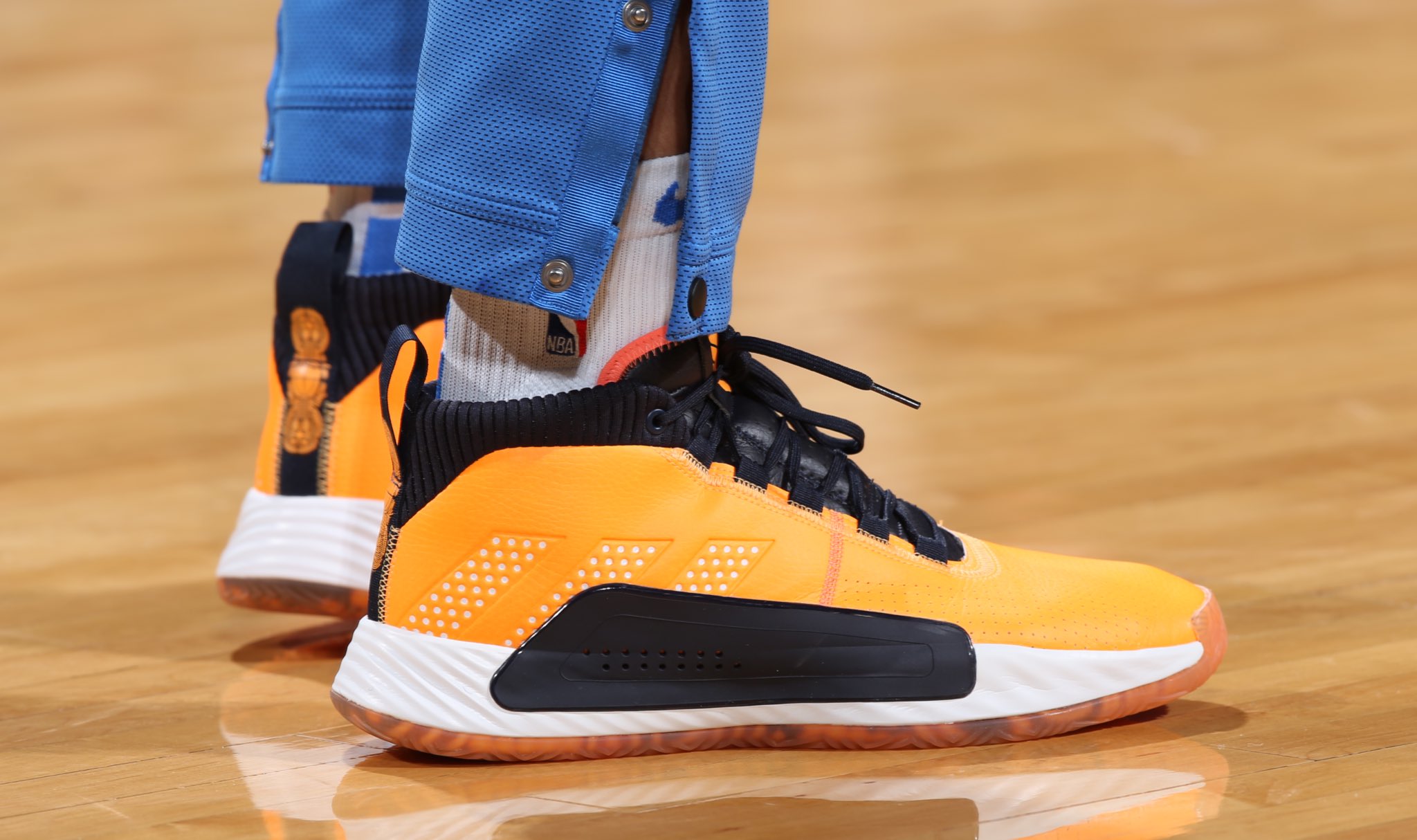 Usual siete y media Máxima 🏀 #NBAKicks 👟 on Twitter: "Danilo in the adidas Dame 5 at home! #NBAKicks  #ThunderUp https://t.co/RFUvV5AfYy" / Twitter