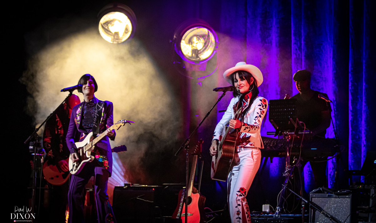 Just a final few edits from @ShakespearsSis @ @SheffCityHall
@Siobhan_Fahey @marcelladetroit
#rideagain #rideagaintour #siobhanfahey #marcelladetroit
#ShakespearsSister
Unless I get invited to 📸 at Birmingham 😁😉📸