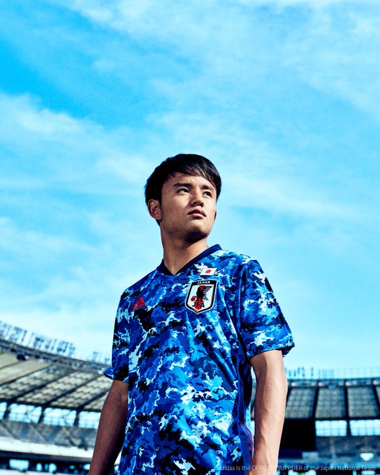サッカー日本代表の新ユニフォームがダサいと話題に 迷彩ではなく空柄 東京オリンピック着用モデル サッカーの色々な情報を調べてみた