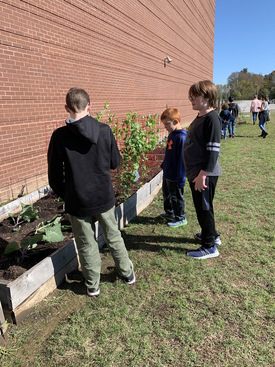 arwheeler21's tweet photo. The horticulture class partnership is always exciting &amp; impactful with all of my students. My kids volunteered to skip recess for this informative tour! Thank you @cgarrison5526 for all you do. We also used this opportunity to learn to write thank you letters https://t.co/kzEEcLULjR