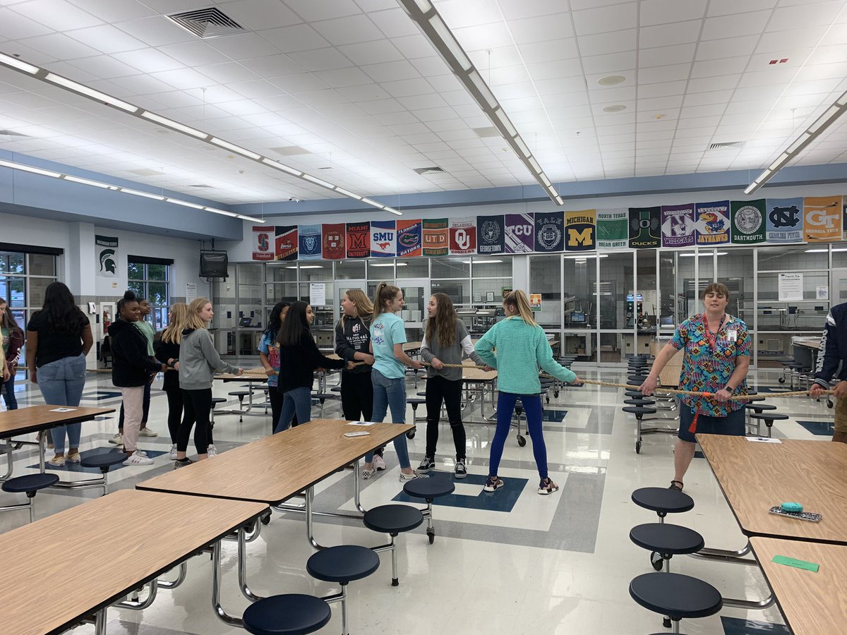 srob_science's tweet photo. Launching into Physics with pumpkin catapults and Tug a War. Learning all about The Forces. #WaysideScience #bestyearyet https://t.co/uKTN2nChN7