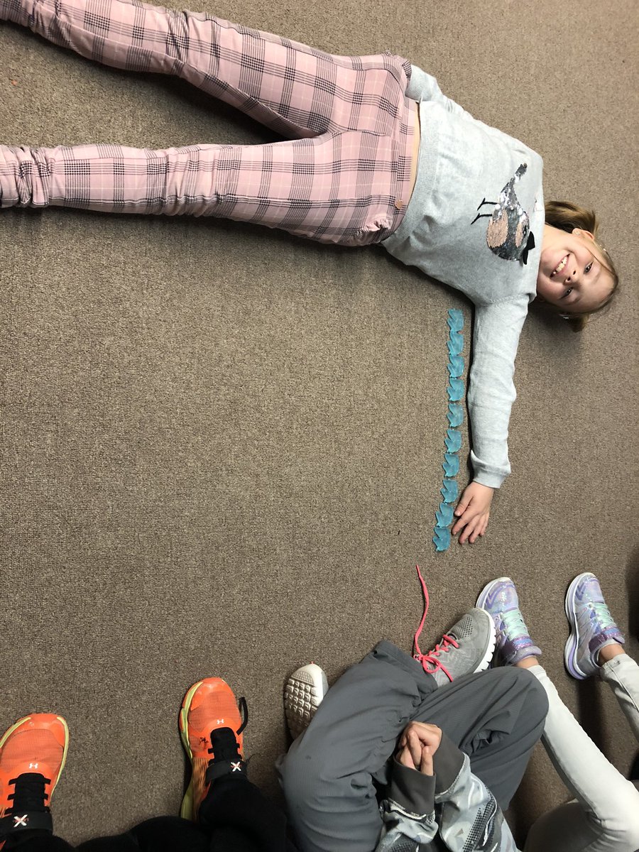 MissTJermey's tweet image. This week we are estimating, exploring and reviewing measurement using nonstandard units. We can’t wait to learn more about standard units of measurement over the next three weeks. @TLDSB @WoodvilleES @WESPrimaryPack #wolvesmath #tldsblearns