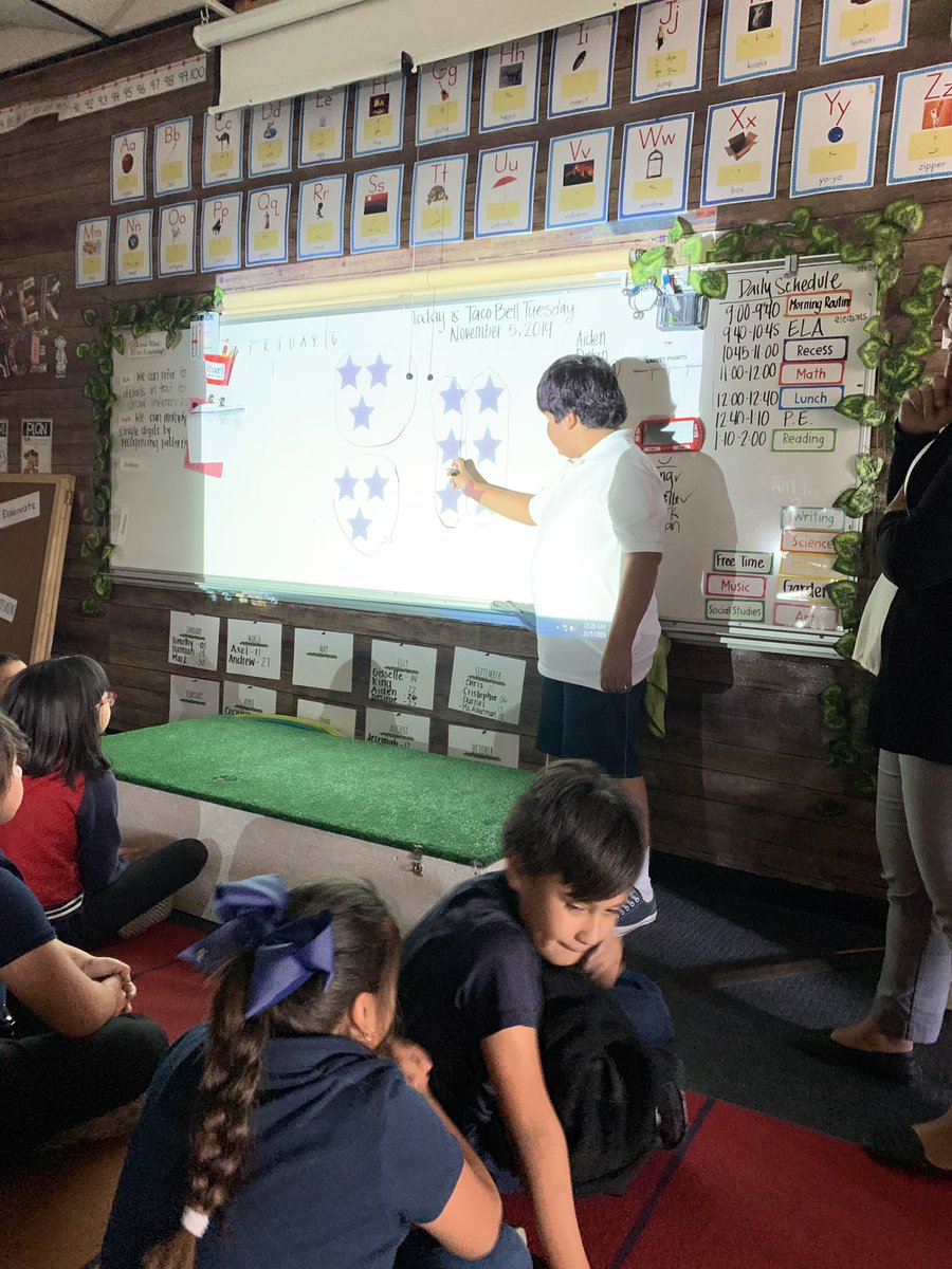 LBUSD_MATH's tweet photo. Math Routines are in full swing at Hudson Elementary. These Hawks are finding what’s the same and what’s different. #mathreasoning #discourse https://t.co/wQSz3G8Eeb