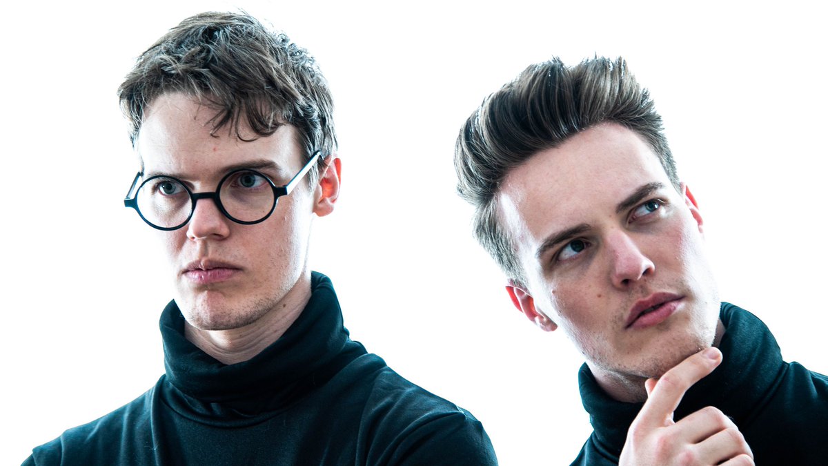 plug_everything's tweet image. Expectations Vs Reality! When you just created the best plugin of all time, but you&apos;re actually just two plugins developers in fake turtlenecks standing in from of a sheet in your cam ops spare room.

#adobe #aftereffects #plugineverything #aescripts #nodefest #motiondesign