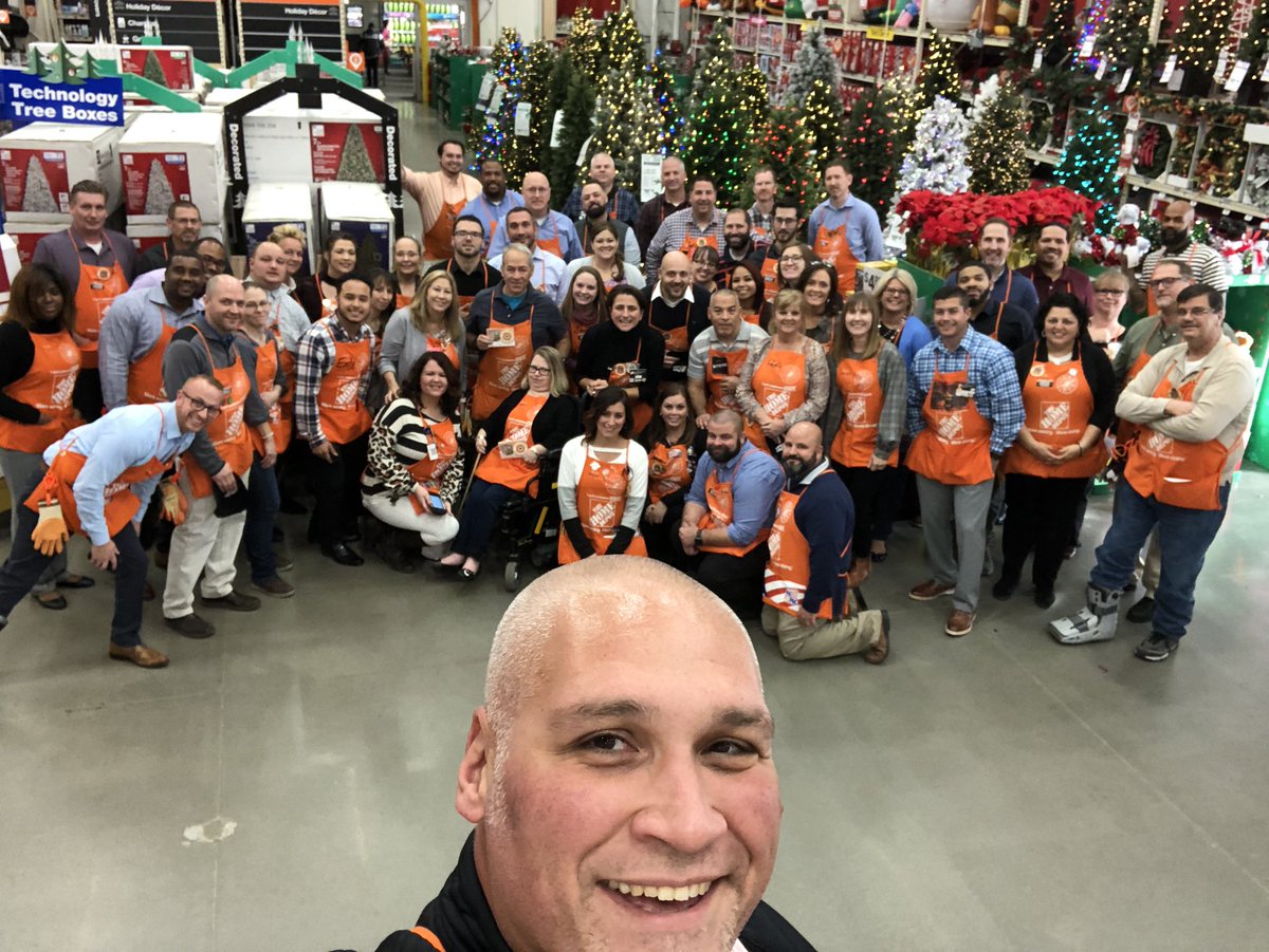 Meet Patty-MEA/Don-D28/Mary Ellen-D31 from Berlin, NJ &amp; Mike-D28/Robin-D29/Julian-DS D21/22/30 from Cherry Hil, NJ! These associates are rock stars who live our values consistently! Thank you teams 940 &amp; 989 for a great regional walk! #NJM <a href="/wilkie_cindy/">Cindy Wilkie</a> @terrypTHD @DzPattio