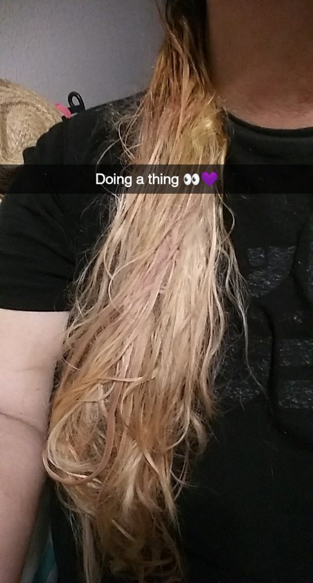 bbhsv's tweet photo. Guess what color? 👀💜
#hair #bleaching #girlswhodyetheirhair #doingathing #guesswhatcolor #dyingmyhair #hairdye #blonde https://t.co/OjElnNoiwb