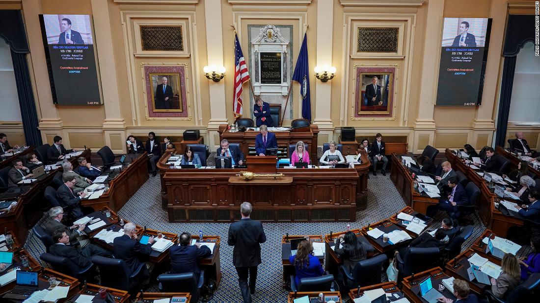 CNNPolitics's tweet photo. Democrats will now control Virginia's Senate, House of Delegates and governor's office for the first time in more than two decades https://t.co/PyFDjdMAA3 https://t.co/P7cBDvoLW5