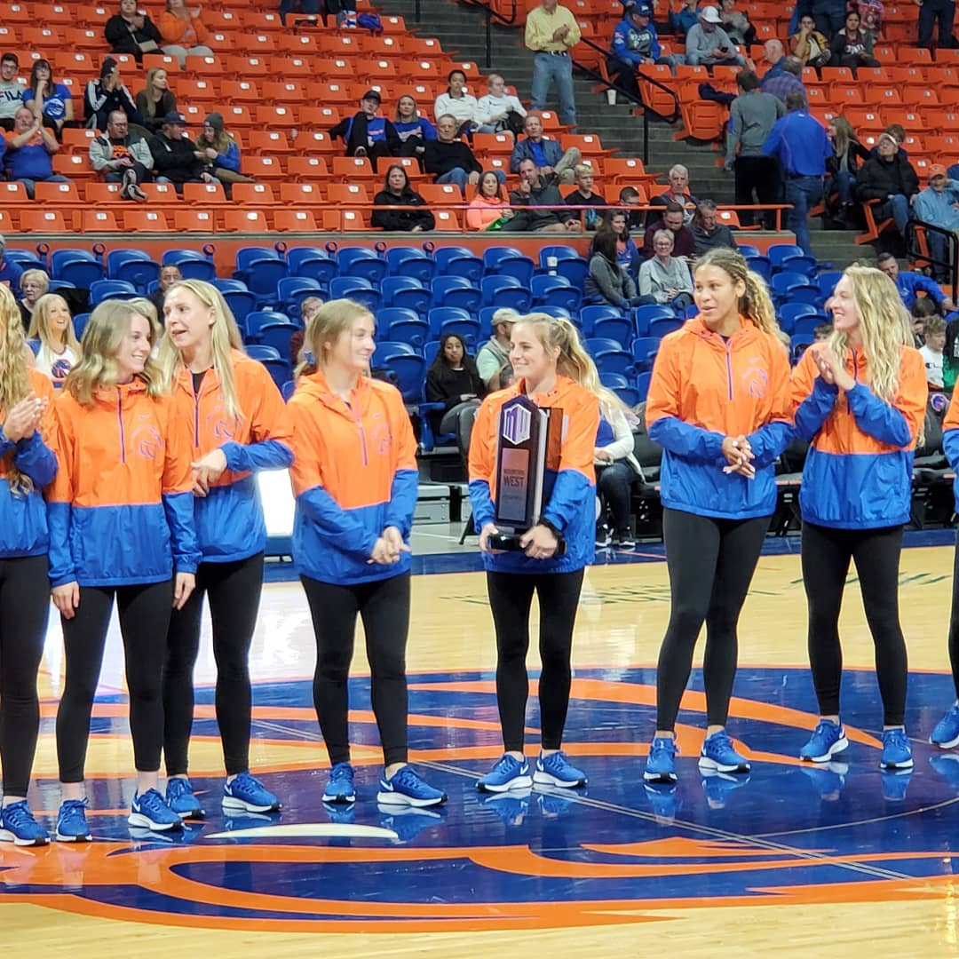 BroncoSportsSOC's tweet image. The back2️⃣back regular-season champs were honored tonight at the @boisestatembb game.

Catch them in action Thursday at 2 p.m. over at Boas Soccer Complex!

#BleedBlue #29Strong #AtThePeak
