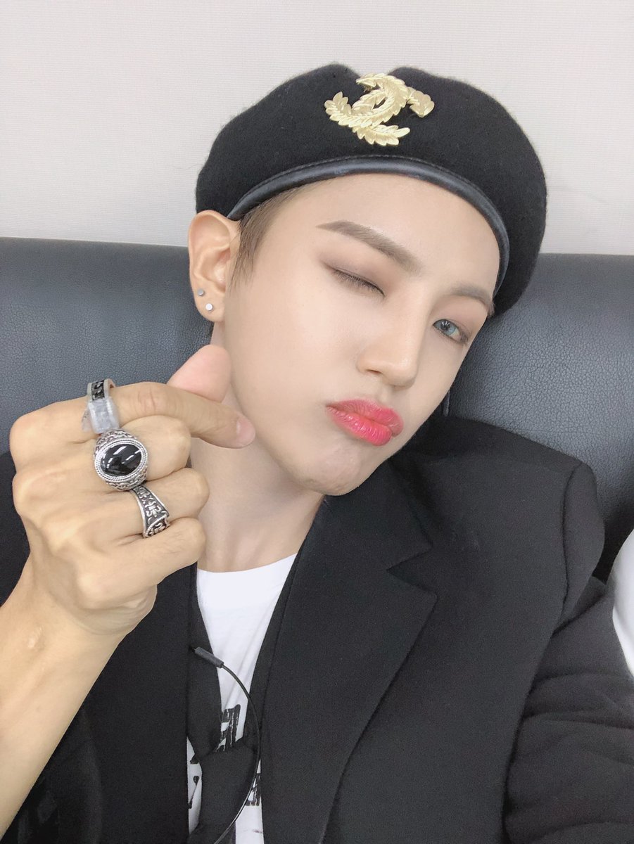 official_ACE7's tweet photo. [#에이스_동훈]
초이스 오늘도 화이팅해요!
밥 잘 챙겨먹구!!❤️
#에이스 #초이스 #ACE #CHOICE 
#SAVAGE #삐딱선 https://t.co/bpFjx04SHX