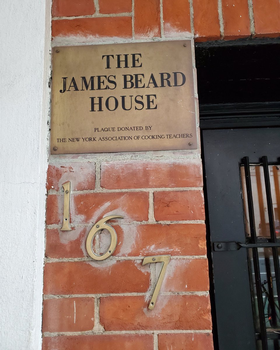 michaelsnewyork's tweet image. We are here~~
Knock knock!!!
#30thAnniversary 

.
#MICHAELSNEWYORK #michaelisms 
#JamesBeard