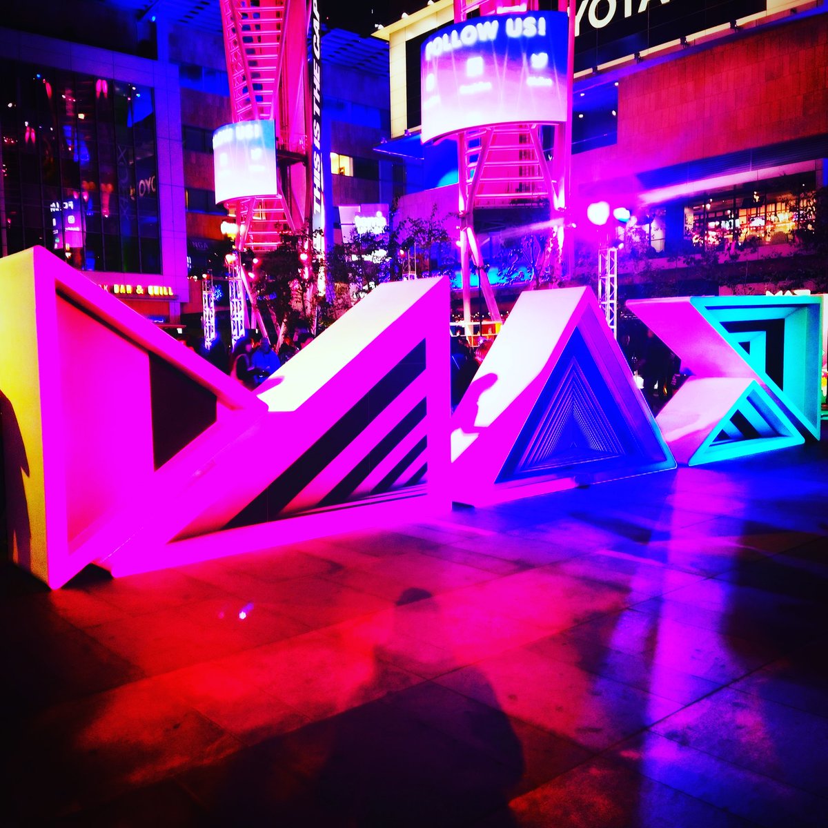 edana_tv's tweet image. #AdobeMAX #MAXbash
