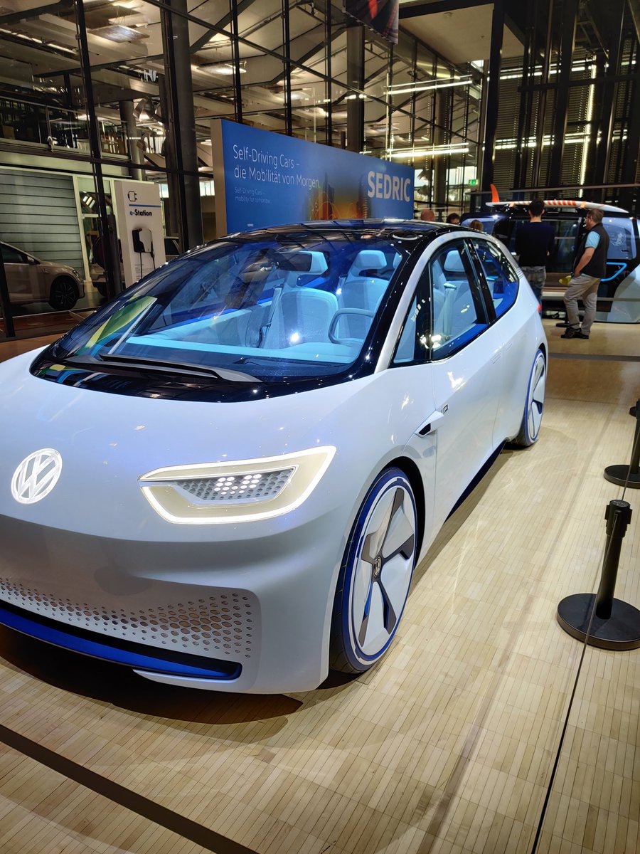 VezSamuel's tweet photo. Germany coming strong with e-cars @Porsche @VWGroup #eMobility #madeingermany https://t.co/KwyIt1z5bU