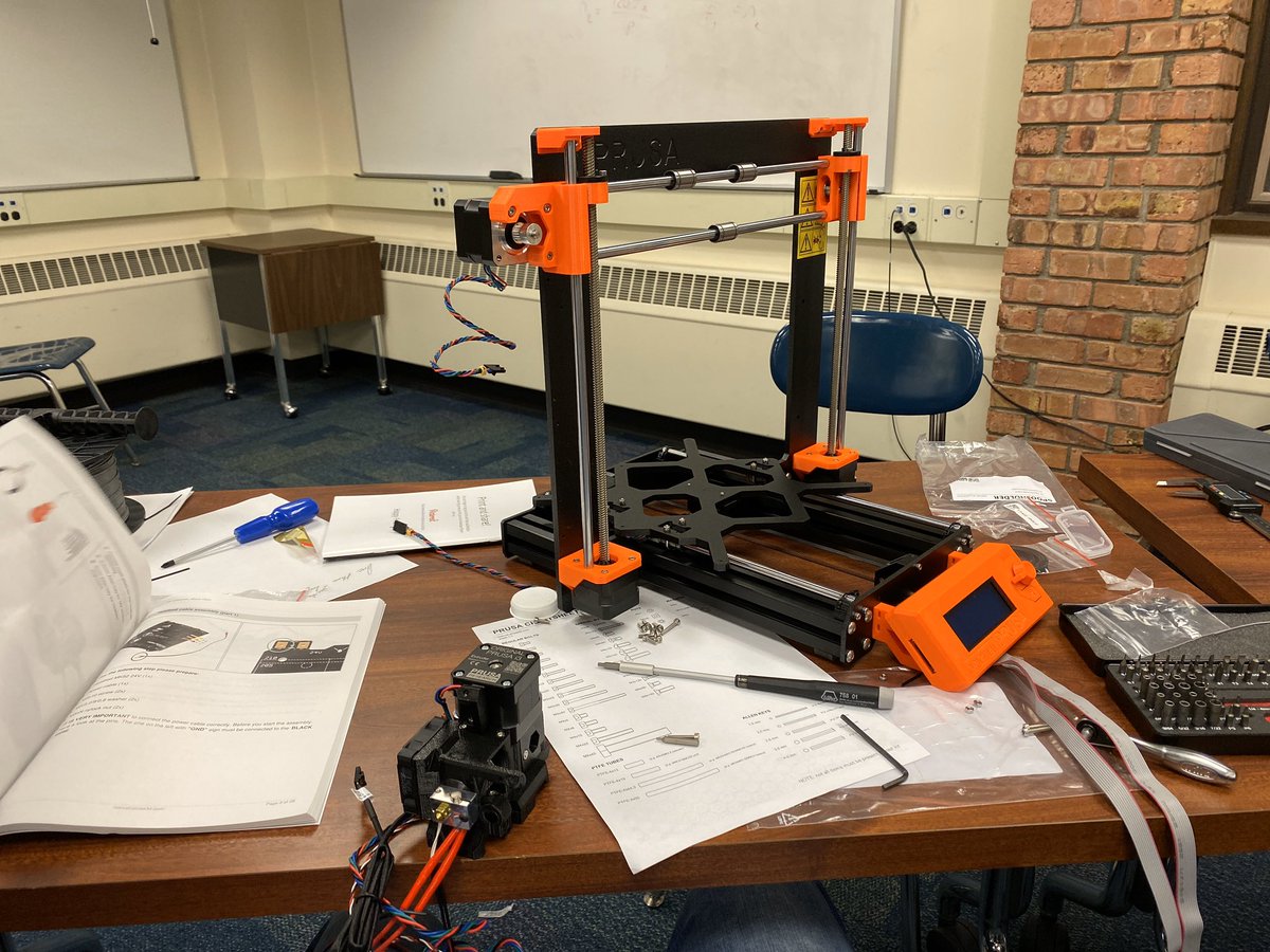 JulianNowaczek's tweet photo. Almost finished assembling our new Prusa I3 MK3S! Only took about 8 hours 😅 https://t.co/JueacNibNV