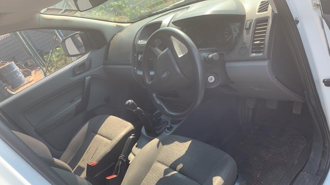 CarsZw's tweet photo. 2014 Ford Ranger T6 XLDS
177 000kms on the dash
Manual
2,2l Turbo charged diesel
4x4 Double cab
Offroad Spec
Service log avail
1 owner from Brand new
Bullbar and anti roll bar
Offroad tyres
Preowned
Superb allround
$25 000 (Usd cash neg)
Call or app 0774412061
#bcnz #brford https://t.co/Cc1jKkQWsh