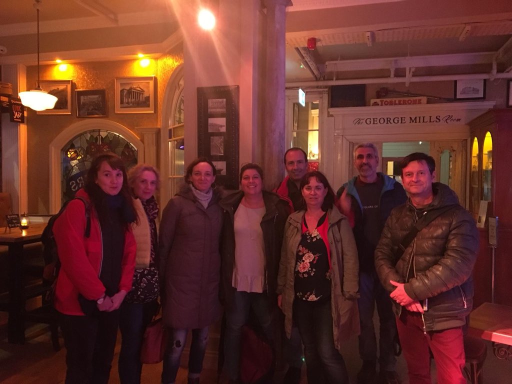 CorkEnglishColl's tweet photo. Students having a great time at our Traditional Irish Music Night activity! 🎶🍻🎻😀🇮🇪 

#Ireland #travel #QualityEnglish #TheCECExperience https://t.co/3g85DEi4dA