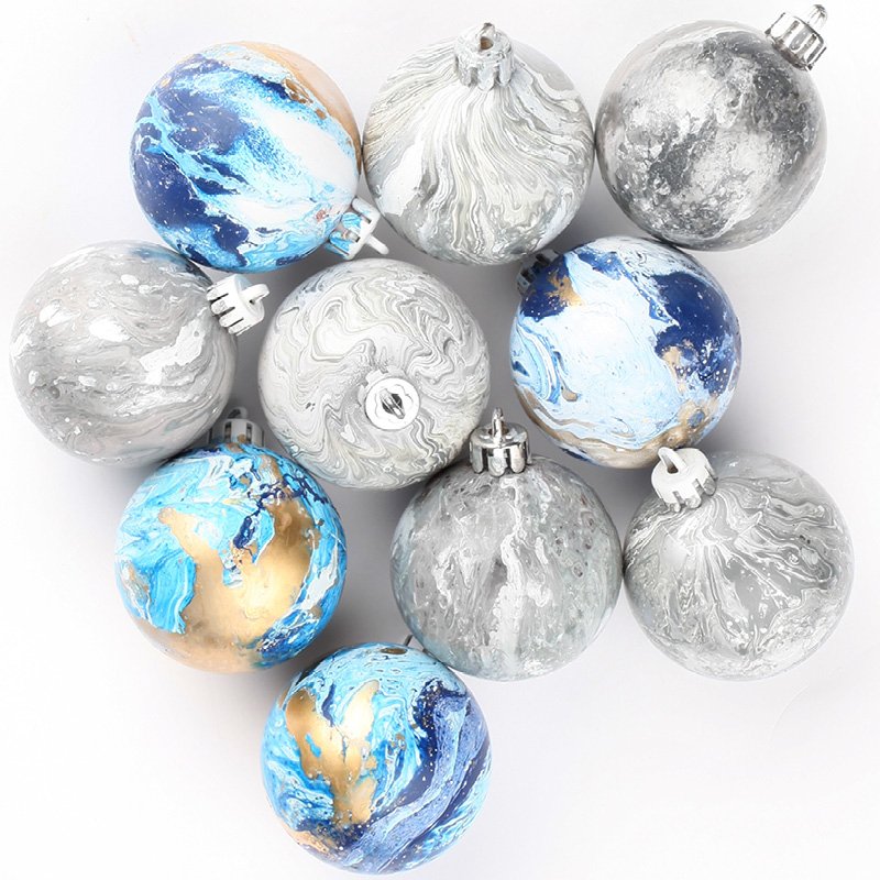 Why not glitz up those old Christmas Baubles! See makeityours.co.uk/how-to-guide/d…
for details or pick up a 'how to' brochure from your local Rust-Oleum Christmas Stand. #DIY #Christmas <a href="/DyconLtd/">Dycon</a> @MakeItRustoleum