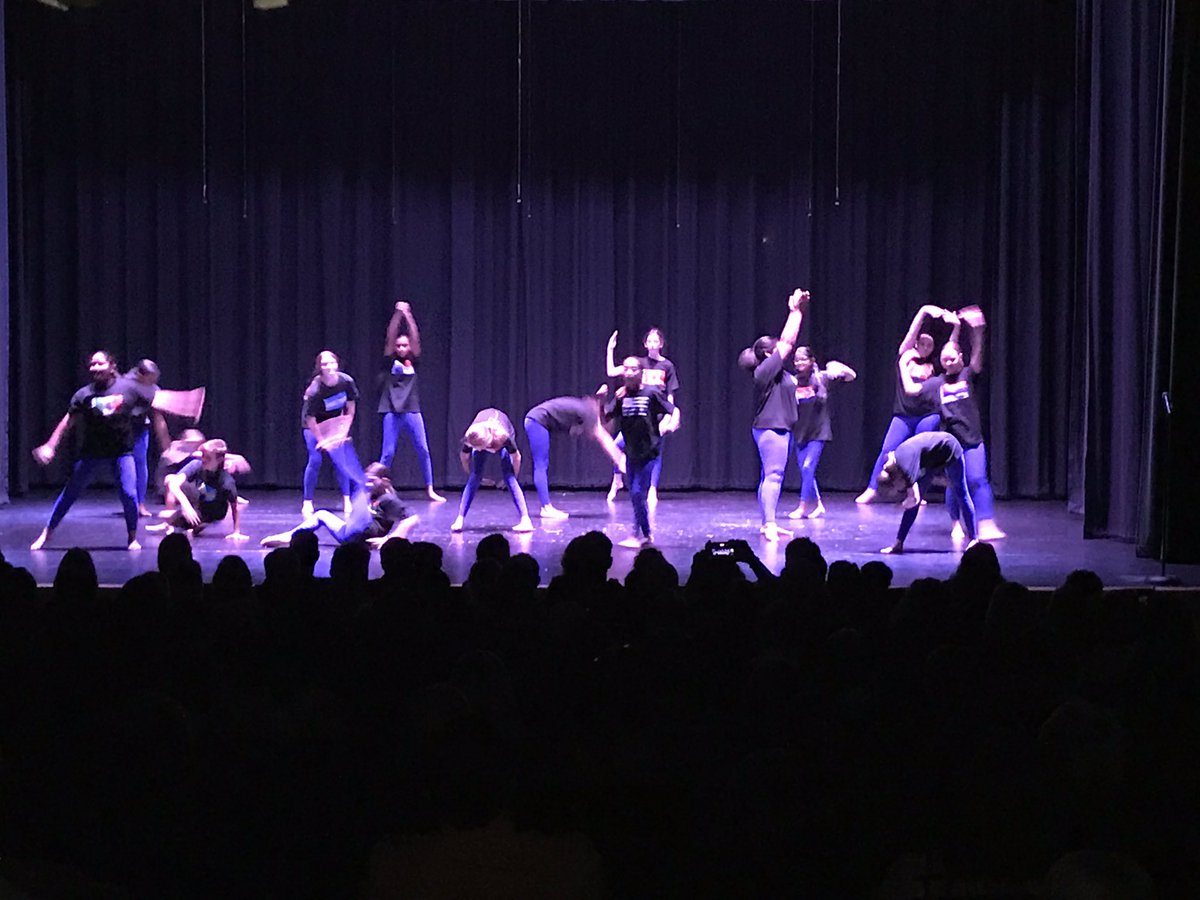 mgmgators's tweet photo. Dance performances last night were amazing! We thank the dancers and coaches for inspiring ALL of us with your gift of dance! We can’t wait to see the 8th grade on Thursday! #allmeansall @LexingtonOne @ELeducation https://t.co/5FeqZZOU3X