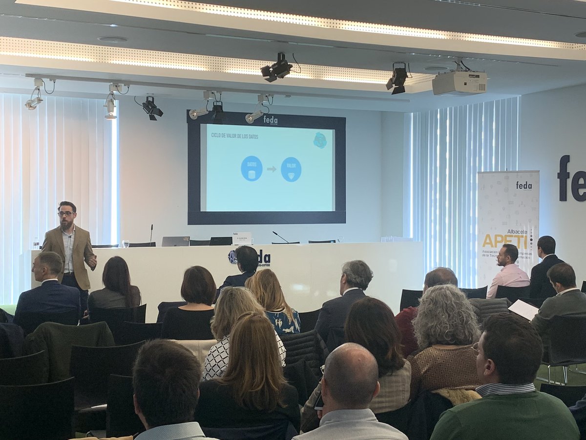 Gracias <a href="/PCTCLM/">Parque Científico y Tecnológico de CLM</a> <a href="/EmpresariosFEDA/">FEDA</a> y <a href="/BancoSabadell/">Banco Sabadell</a>  por dejarnos compartir nuestra visión de las empresas #datadriven con los asistentes de la jornadas #EstoEsCrecer. Un público excelente!