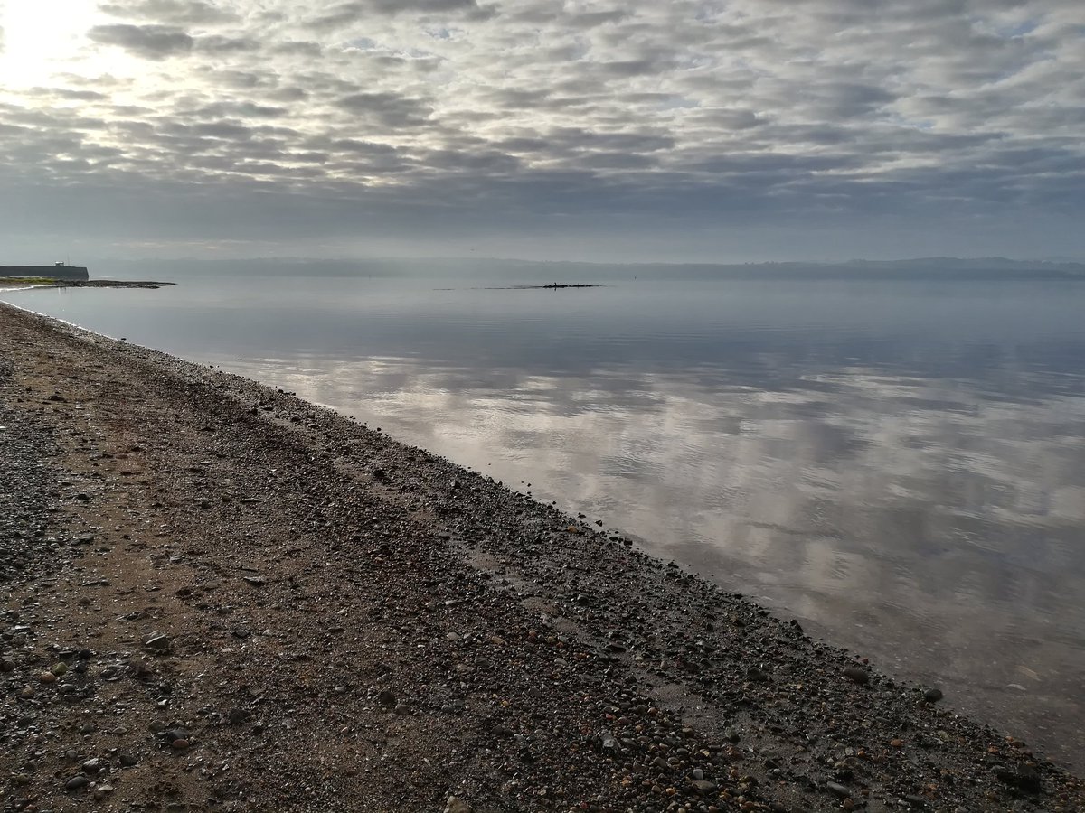 BethGoodYarns's tweet image. Been feeling pretty SAD-tastic over the past few weeks but trying to remember to get outside (thanks to @silverpebble!). Living right beside this beach helps, and if anyone else is feeling low at this time of year, can't recommend #MakingWinter highly enough.