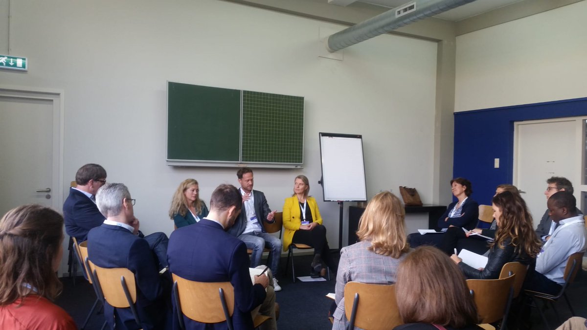 "Investors should help social entrepreneurs to NOT solve all the problems at once, help them to focus." Willemijn Verloop, Bas Van Abel and Anita Te Water leading a workshop on the relation investor/investee 🤝 #evpa19 #4impact19