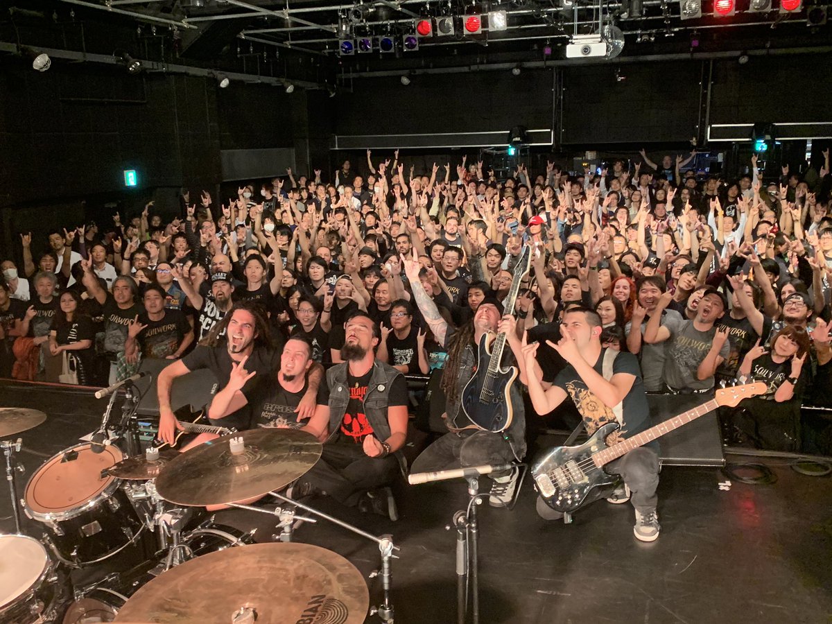 redrivetrecords's tweet photo. Soilworkツアー最終日@新宿Blaze
有難うございました！明日11/7昼の部@dues新宿でアコースティックライブ、夜はWildSideTokyoにてフルセットのライブです。お待ちしてます！ https://t.co/hMPNF1FYmc
