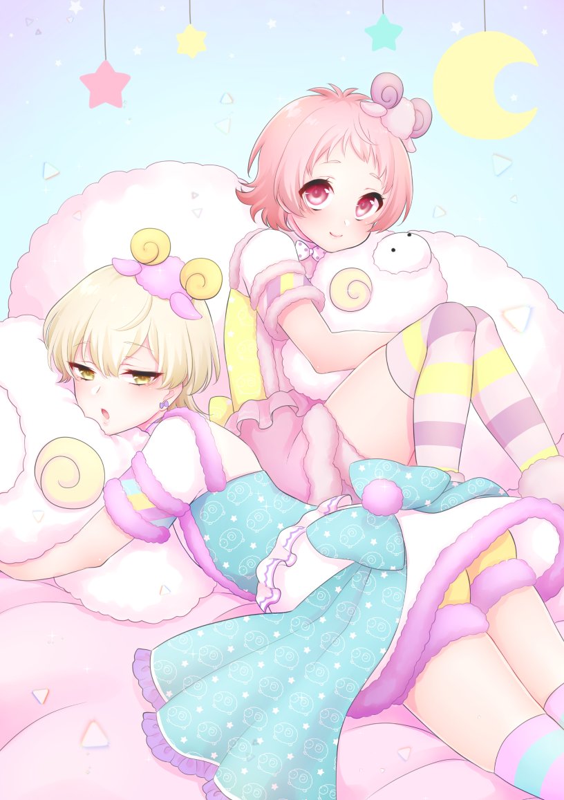 11/10のプリジャンにてレオくんとルヰくんにプリチャンコーデを着てもらったイラスト集を頒布予定です(A5/16P/フルカラー)
BOOTHにて通販も受付中!
https://t.co/IeLh6v61NZ 