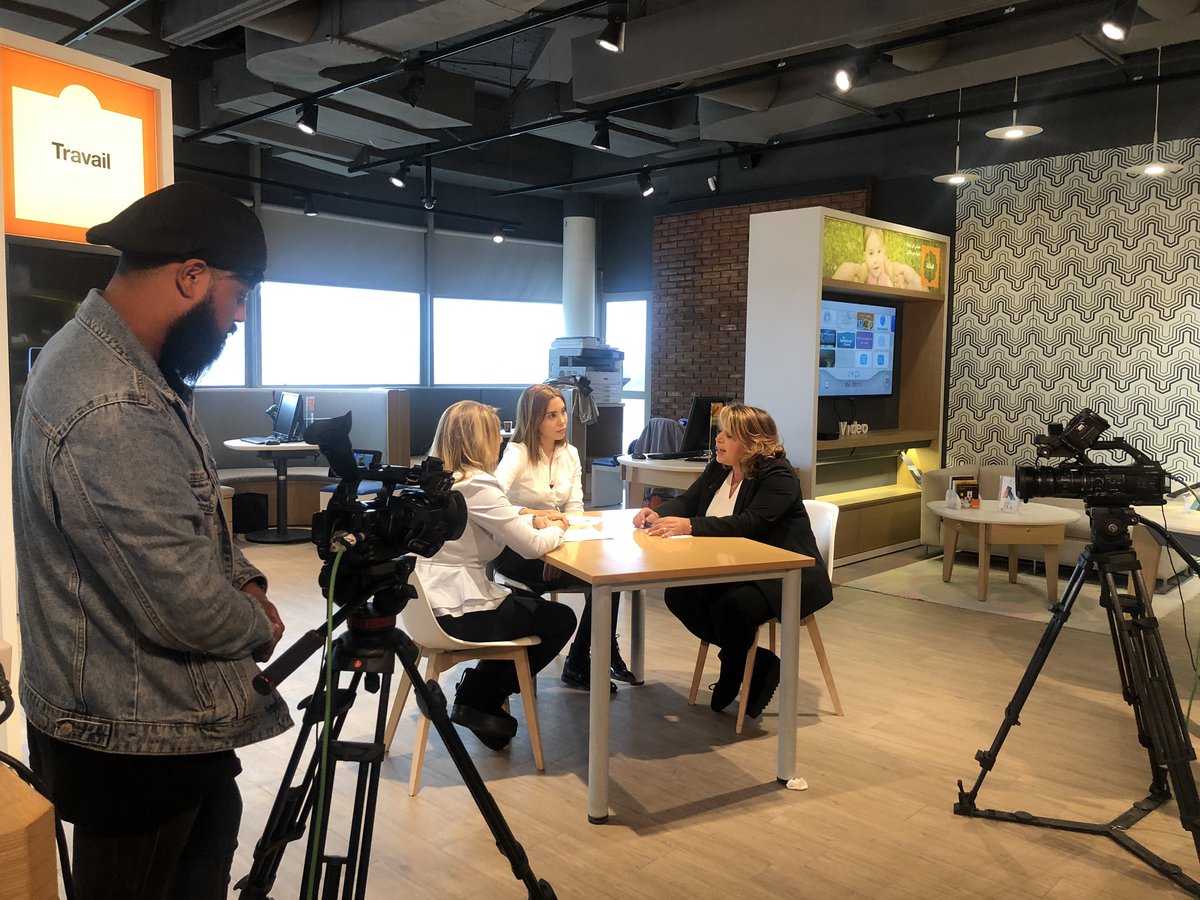 InesBrahim's tweet image. Et maintenant Au micro avec @AsmaEnnaifer pour parler engagement societal @OrangeTN_Plus