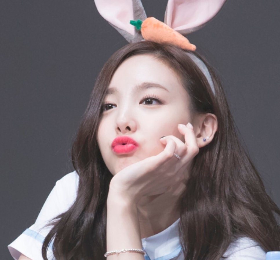 Sakiさんのツイート こちらが私の飼っているうさぎ様でs 殴 ごめんなさい 嘘です ナヨン Twice イムナヨン ナヨンペン 可愛い 最高の推し 飼いたい キス顔 Onceでいいねした人たぶんフォロー Onceでフォローした人フォロー T Co Mihh5usfk0