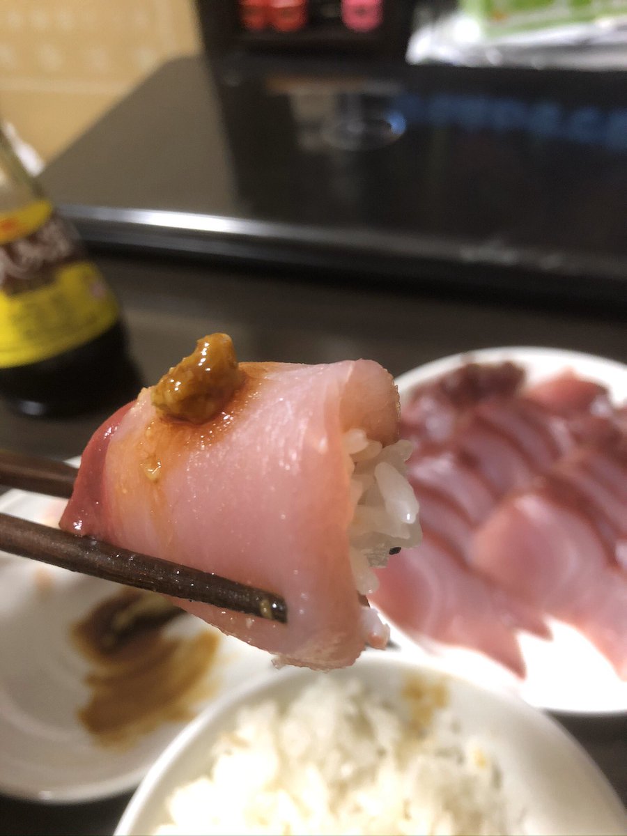 じゅび 昨夜はワラサの刺身盛りと炙り串と鯛の子ポン酢で遅めの夕飯だったから今晩は何にしようかな ワンコ飯 お魚尽くし