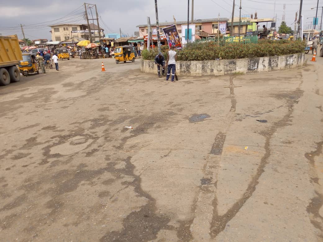 LSPWC_Official's tweet image. Maintenance work done at Ishaga round about, Iju Ajuwon, Ifako Ijaiye. @jidesanwoolu @drobafemihamzat @gboyegaakosile @Mr_JAGs @segunfafore @gbenga_omo #ForAGreaterLagos #lagosroads #lasg #lspwc