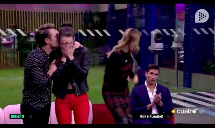 locrack's tweet image. #GHVIP6N #GHVIPLimite8 
AYER CUANDO SALVAN A ADARA GM NI SE MUEVE ,Y HUGO SE VUELVE LOCO DE ALEGRÍA ,
CUANDO UNA COSA TE SALE DEL CORAZÓN
NO SE PUEDE EVITAR